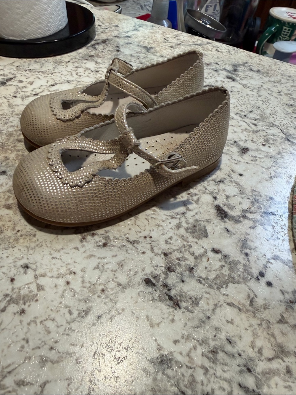 Girls Sparkle T-Strap Dress Shoes in Beige/Tan